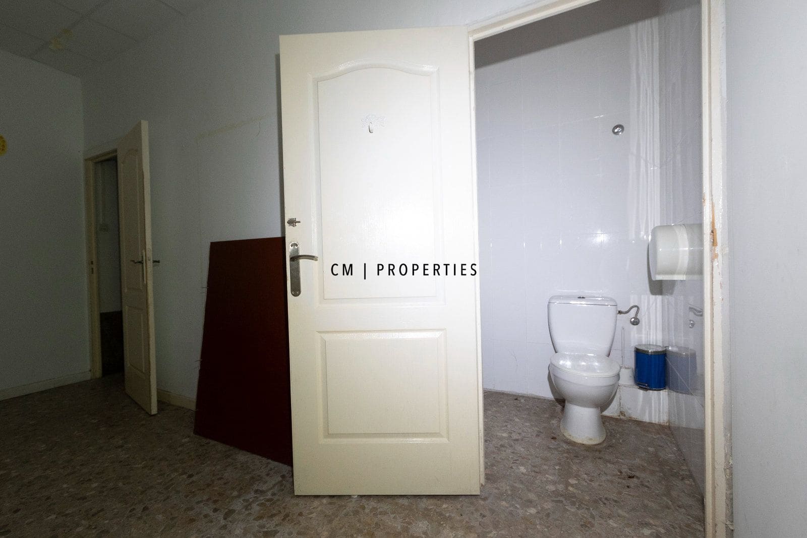 Kommersiell til leie i Valencia by - € 975 (Ref: 9996416)