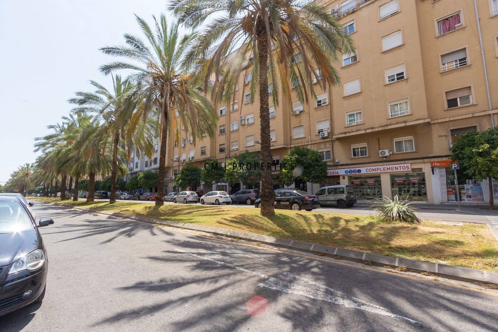 Kommersiell til leie i Valencia by - € 975 (Ref: 9996416)