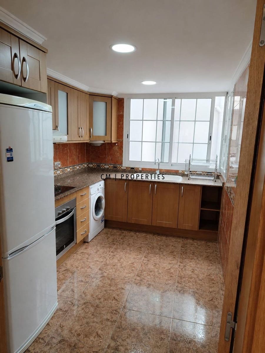 2 slaapkamer Penthouse te huur in Valencia stad - € 1.200 (Ref: 9999284)