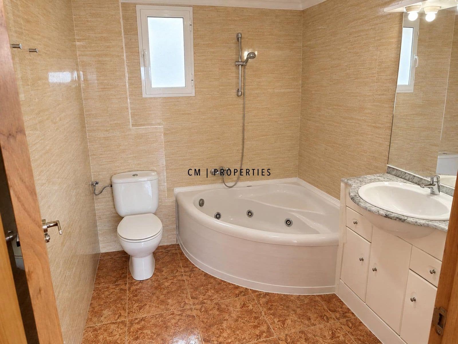 2 slaapkamer Penthouse te huur in Valencia stad - € 1.200 (Ref: 9999284)