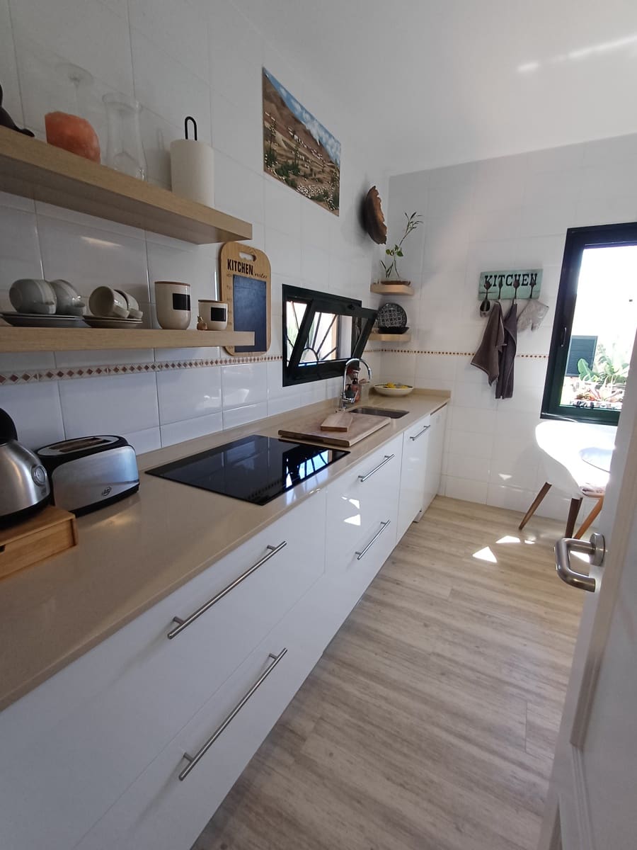 2 bedroom Villa for sale in Corralejo with garage - € 315,000 (Ref: 9837709)