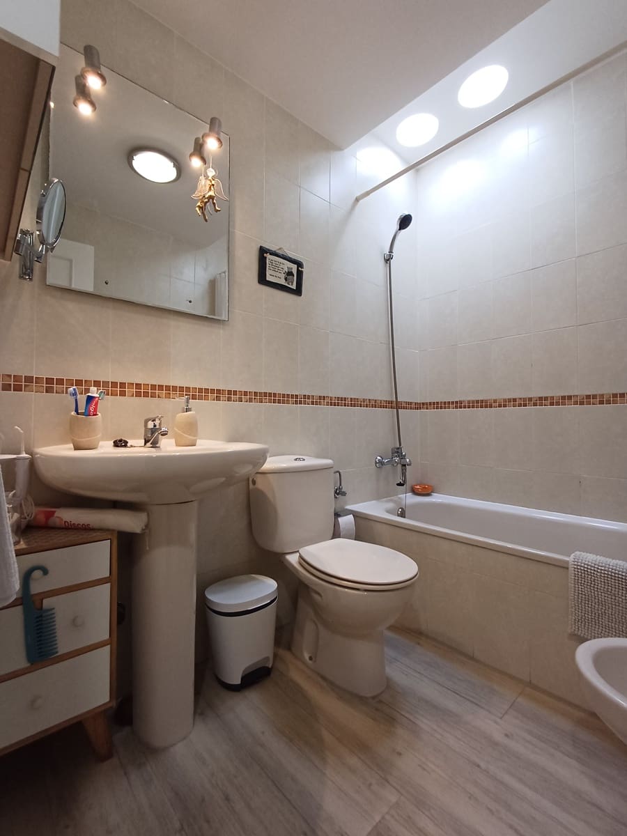2 bedroom Villa for sale in Corralejo with garage - € 315,000 (Ref: 9837709)