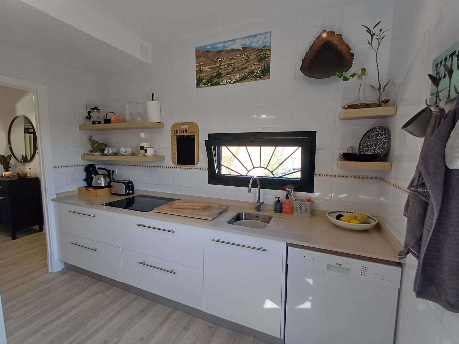 2 bedroom Villa for sale in Corralejo with garage - € 315,000 (Ref: 9837709)
