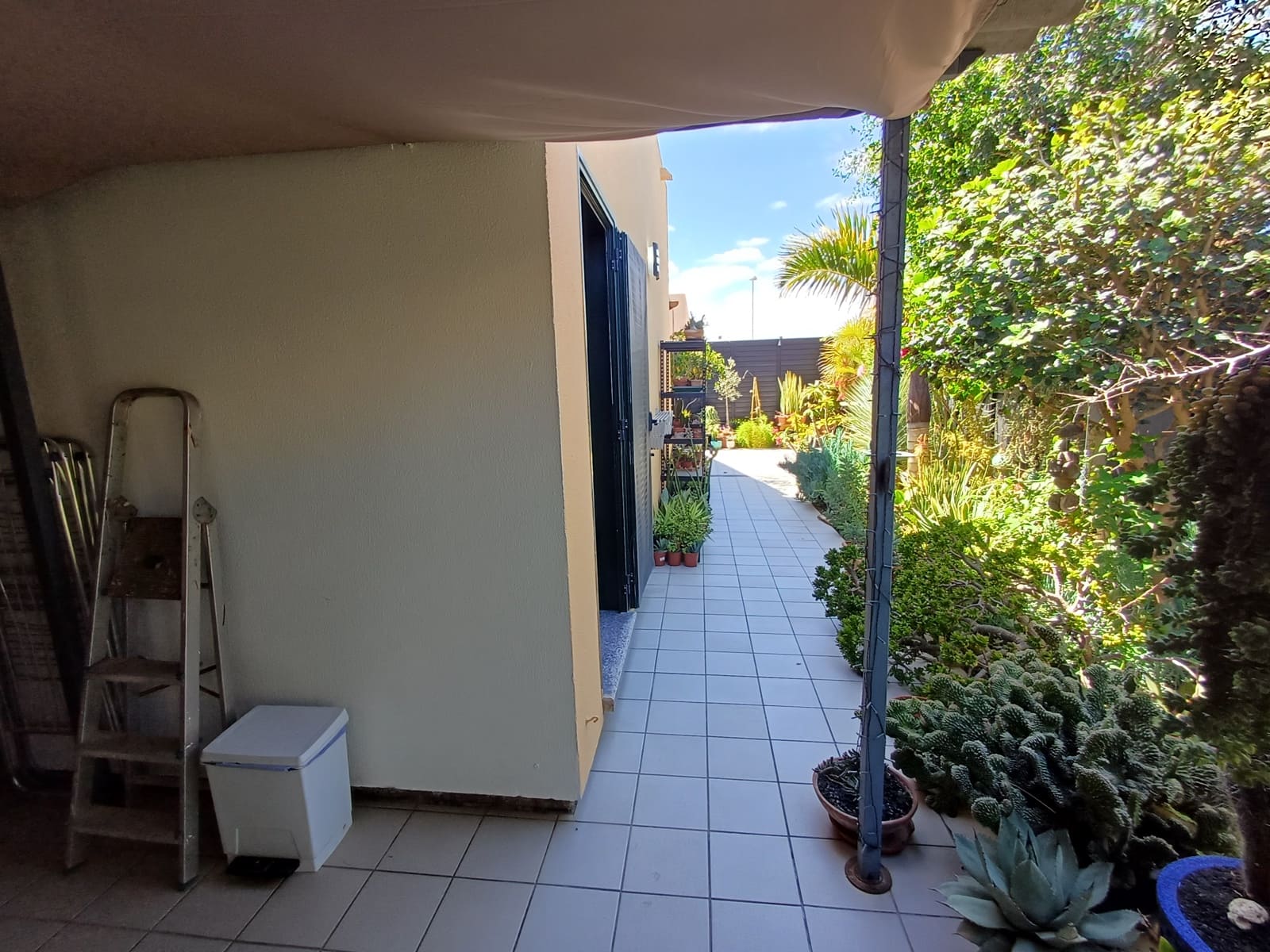 2 bedroom Villa for sale in Corralejo with garage - € 315,000 (Ref: 9837709)