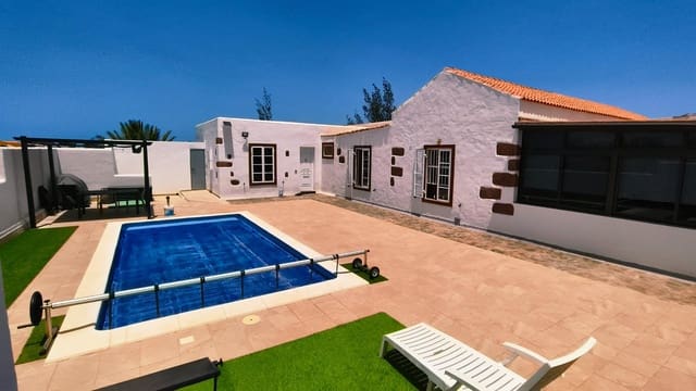 5 soveværelse Villa til salg i Puerto del Rosario med swimmingpool garage - € 590.000 (Ref: 10022633)