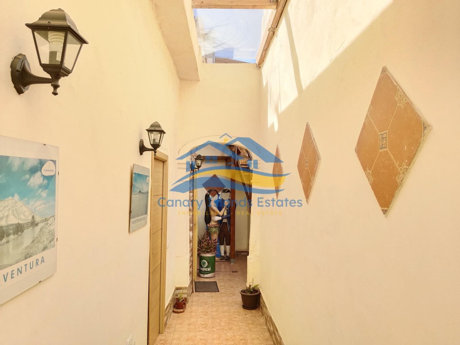 7 soveværelse Hotel til salg i Puerto del Rosario - € 595.000 (Ref: 9215272)