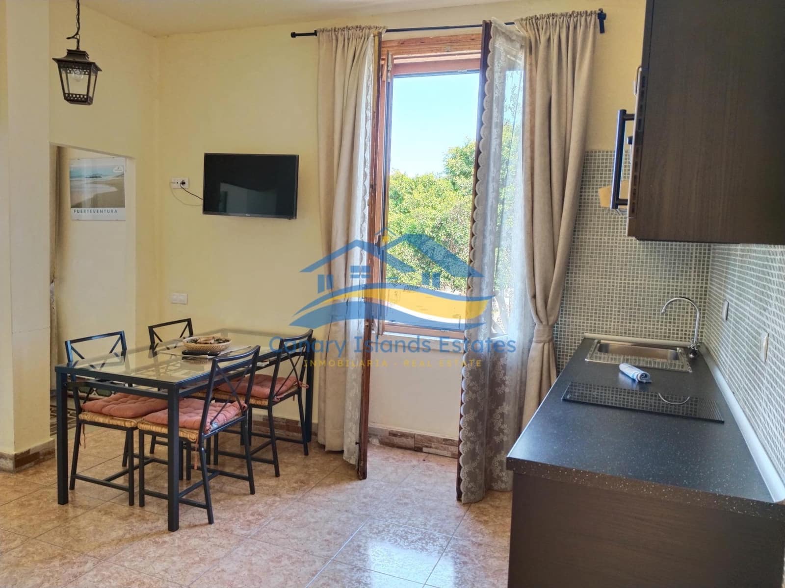 7 soveværelse Hotel til salg i Puerto del Rosario - € 595.000 (Ref: 9215272)