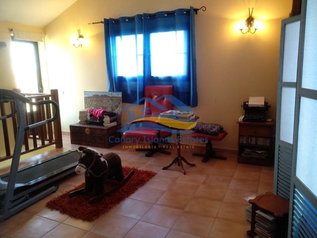 4 chambre Villa/Maison à vendre à Villaverde, La Oliva - 575 000 € (Ref: 9215273)