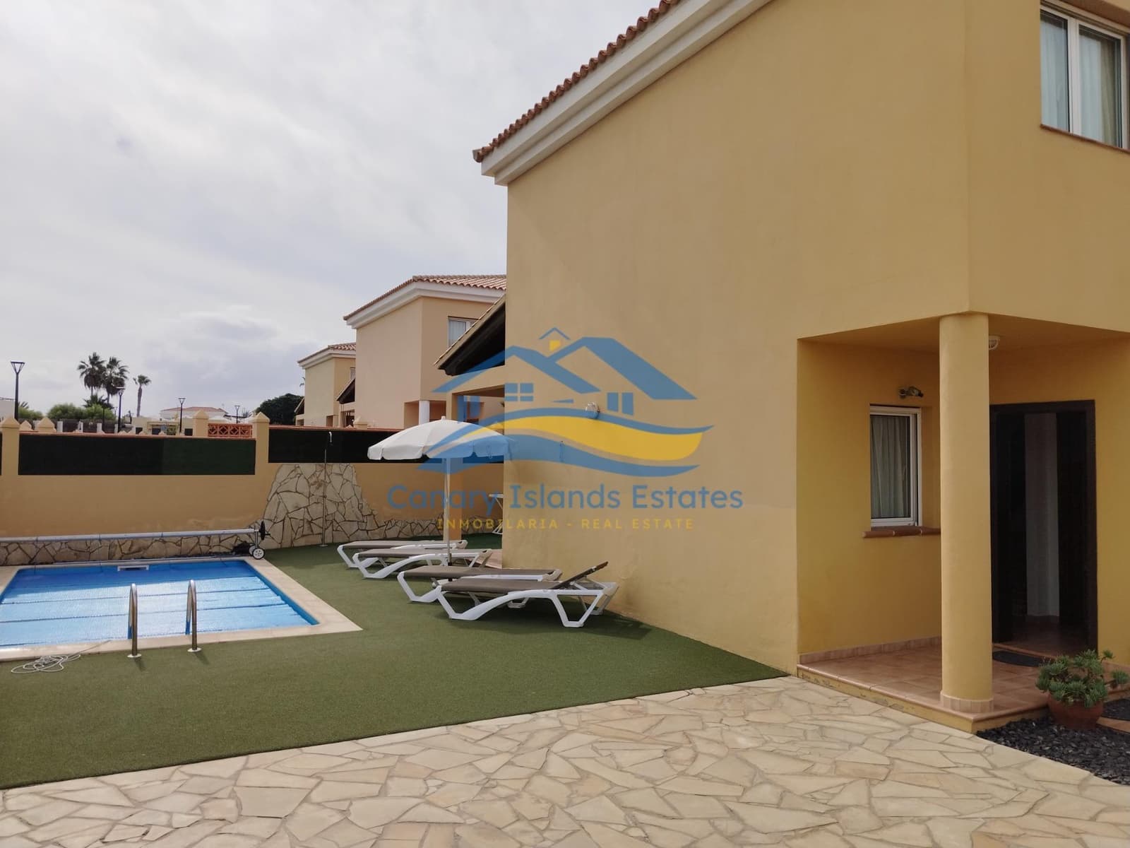 2 sypialnia Willa na sprzedaż w Corralejo - 395 000 € (Ref: 9215275)