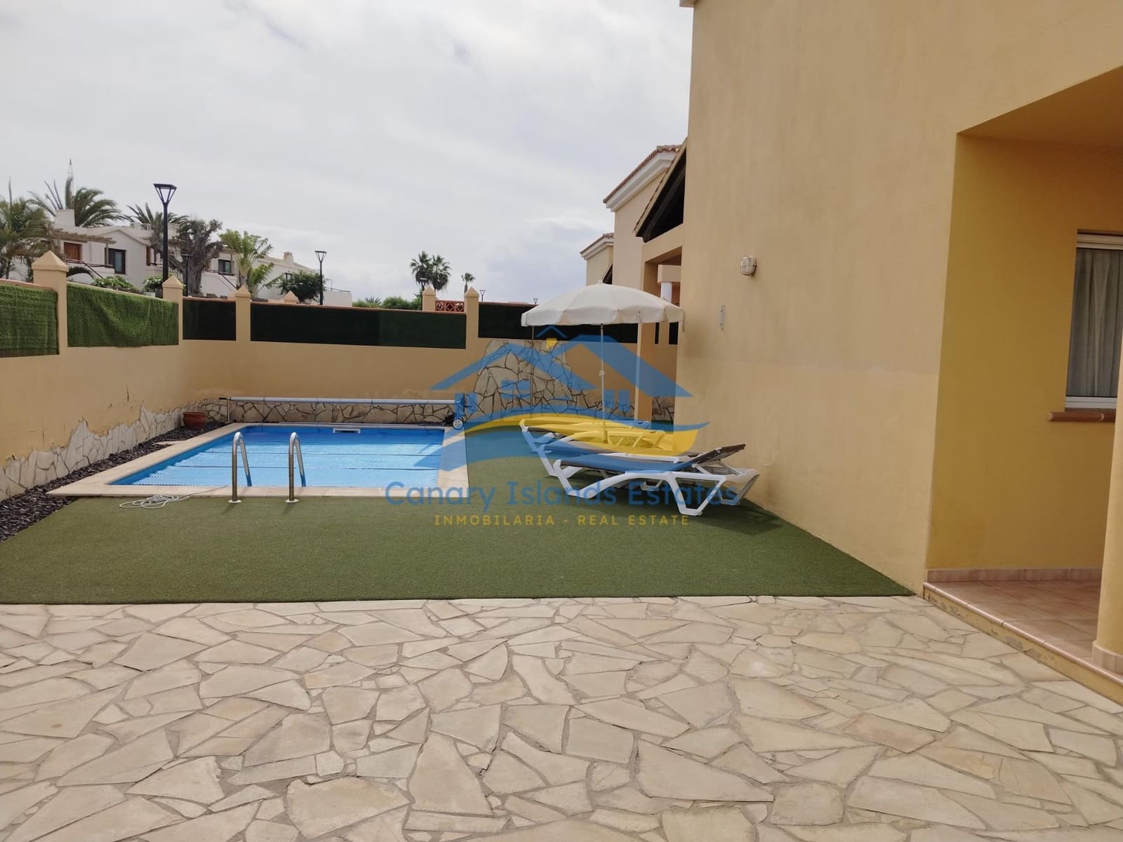 2 sypialnia Willa na sprzedaż w Corralejo - 395 000 € (Ref: 9215275)