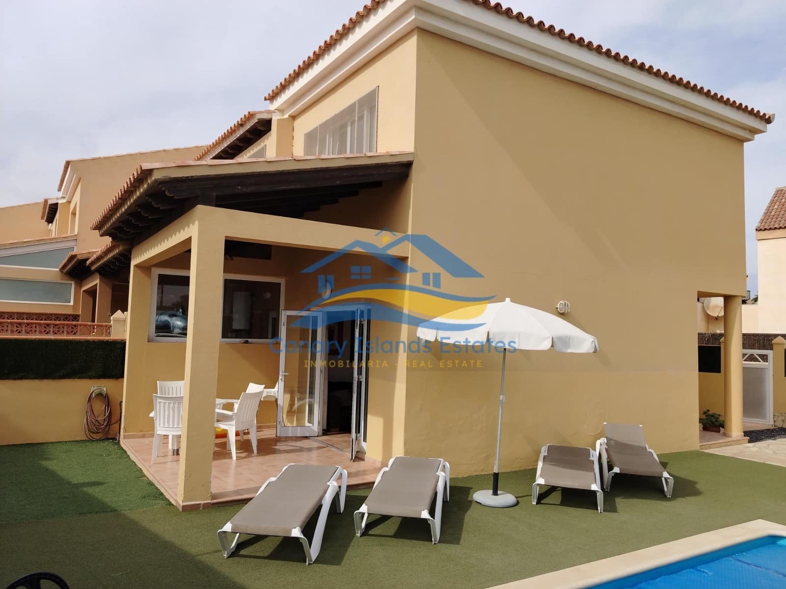 2 sypialnia Willa na sprzedaż w Corralejo - 395 000 € (Ref: 9215275)