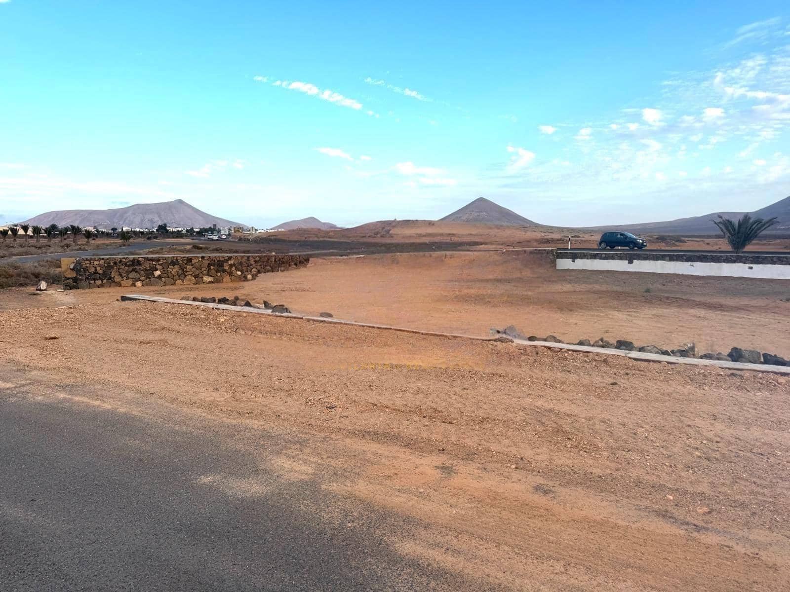 Solar/Parcela en La Oliva en venta - 128.000 € (Ref: 9215276)
