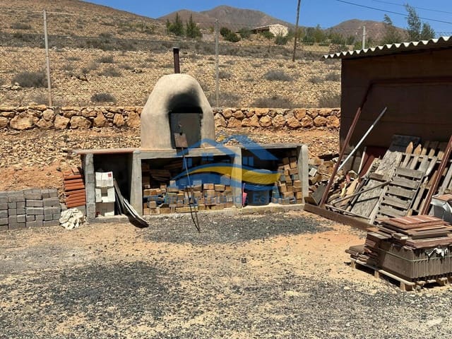 4 bedroom Finca/Country House for sale in Tuineje - € 285,000 (Ref: 9215277)