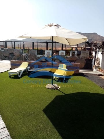 4 bedroom Finca/Country House for sale in Puerto del Rosario - € 680,000 (Ref: 9215278)