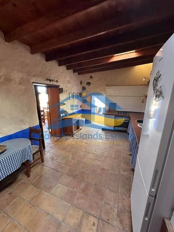 4 bedroom Finca/Country House for sale in Puerto del Rosario - € 680,000 (Ref: 9215278)