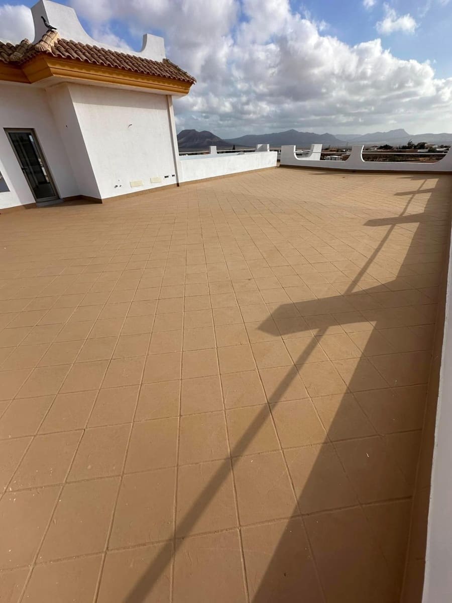 5 bedroom Villa for sale in Antigua - € 590,000 (Ref: 9215280)