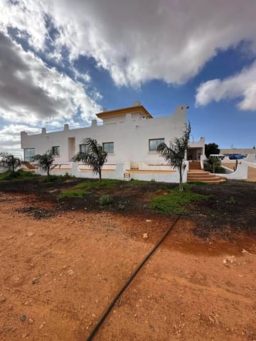 5 slaapkamer Villa te koop in Antigua - € 590.000 (Ref: 9215280)