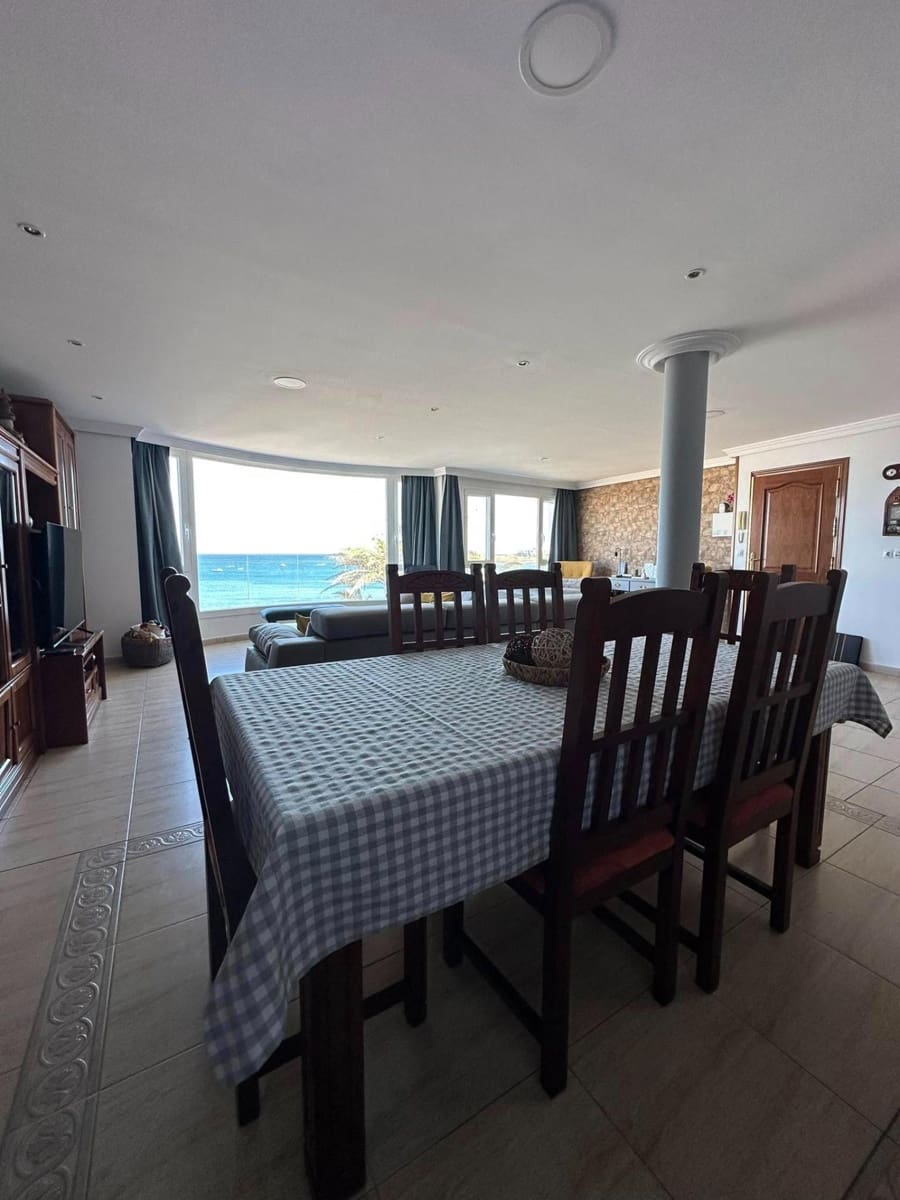3 slaapkamer Appartement te koop in Puerto Lajas - € 480.000 (Ref: 9215283)