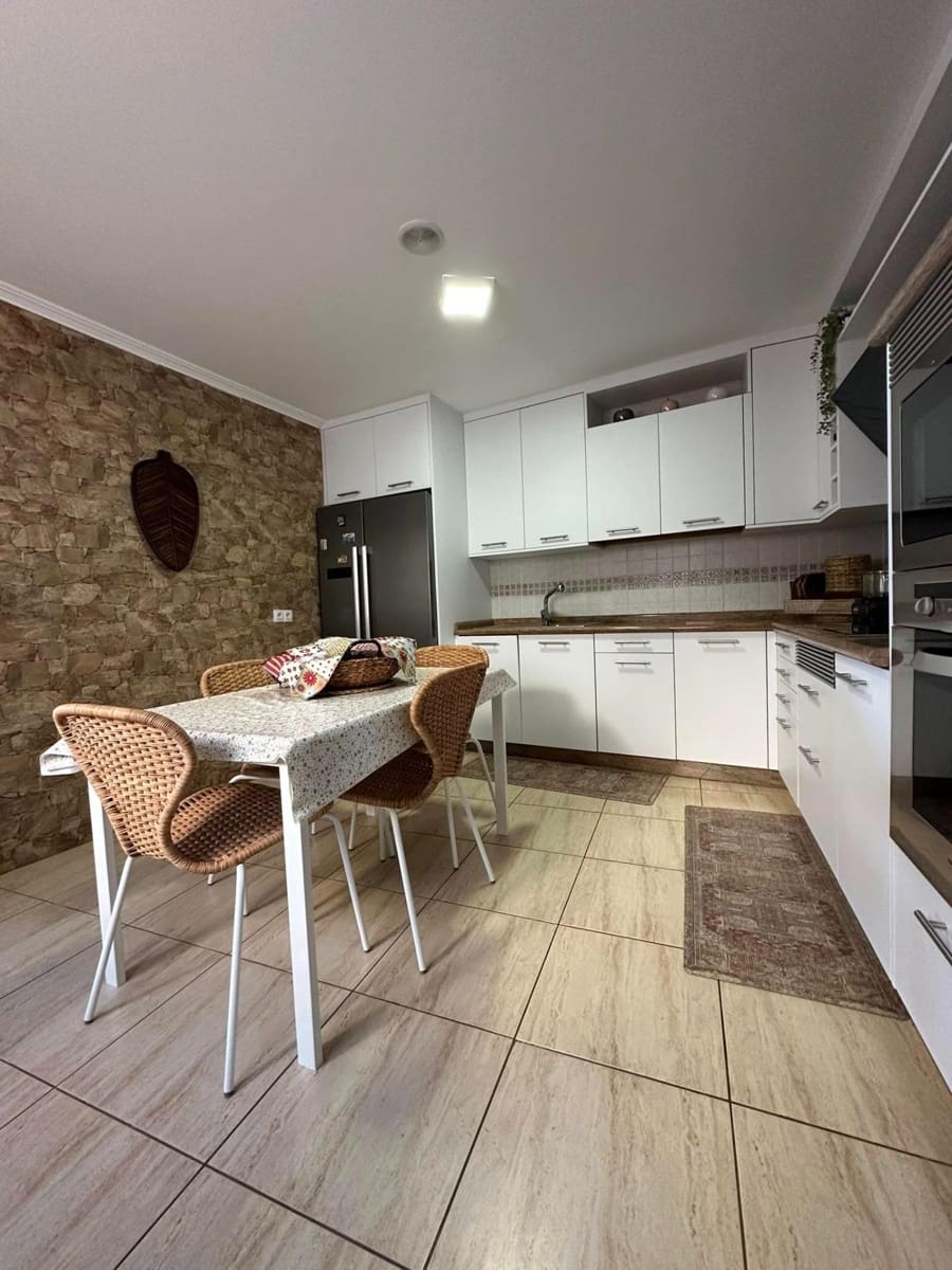 3 slaapkamer Appartement te koop in Puerto Lajas - € 480.000 (Ref: 9215283)