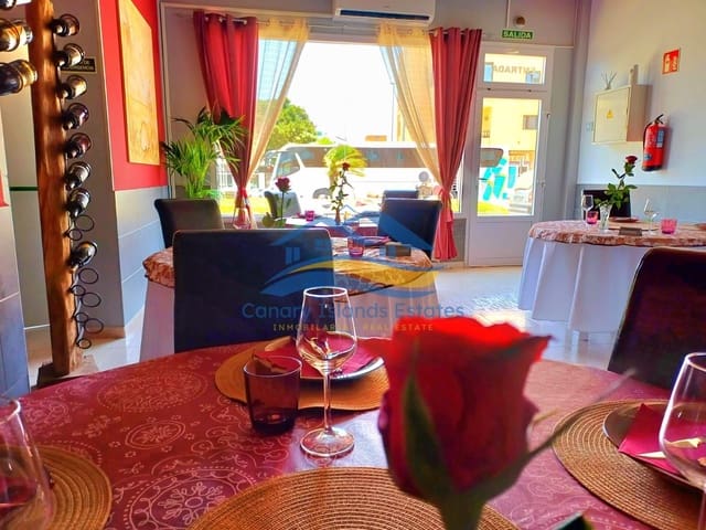 Commercial for sale in Puerto del Rosario - € 169,000 (Ref: 9215284)