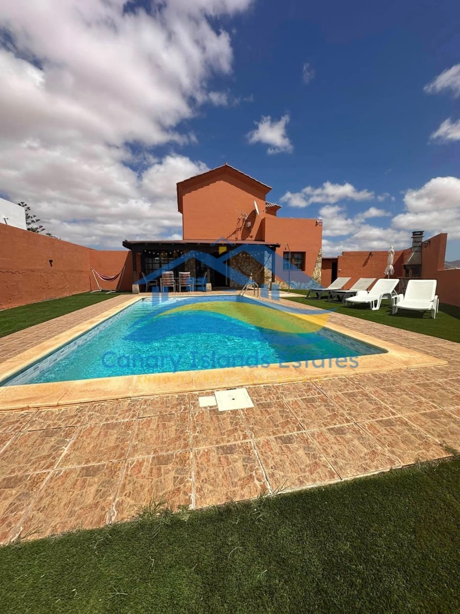 3 soveværelse Villa til salg i Antigua med garage - € 450.000 (Ref: 9215285)