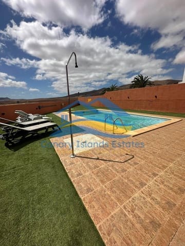 3 camera da letto Villa in vendita in Antigua con garage - 450.000 € (Rif: 9215285)