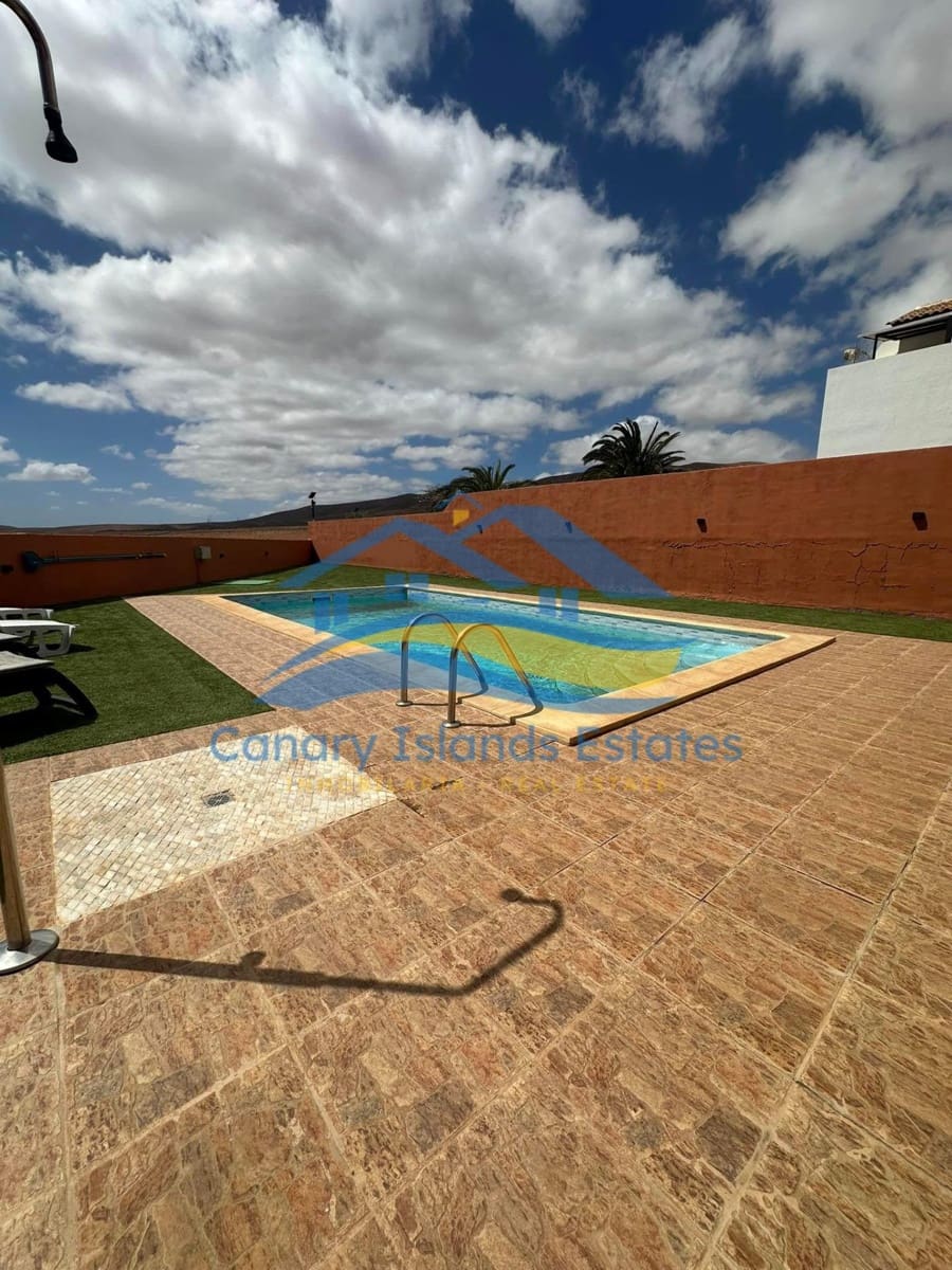 3 soveværelse Villa til salg i Antigua med garage - € 450.000 (Ref: 9215285)