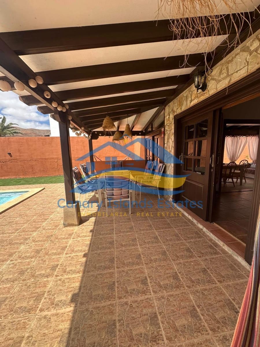 3 soveværelse Villa til salg i Antigua med garage - € 450.000 (Ref: 9215285)