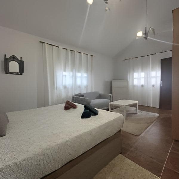 3 bedroom Villa for sale in Antigua with garage - € 450,000 (Ref: 9215285)