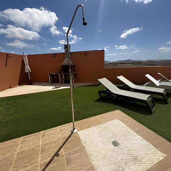 3 bedroom Villa for sale in Antigua with garage - € 450,000 (Ref: 9215285)