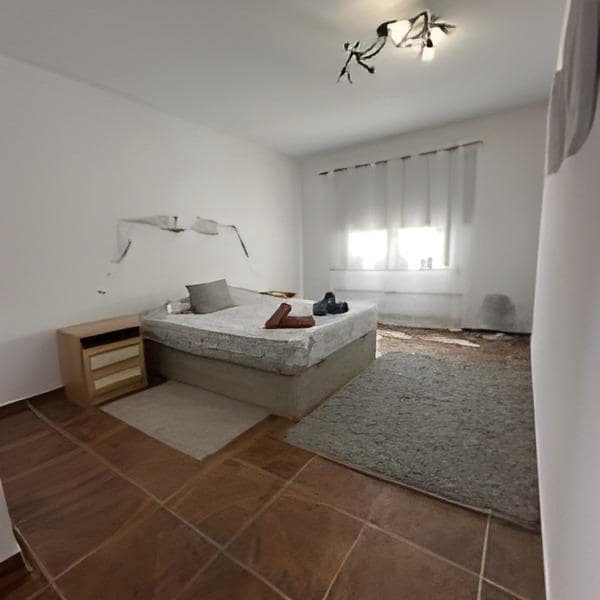 3 bedroom Villa for sale in Antigua with garage - € 450,000 (Ref: 9215285)