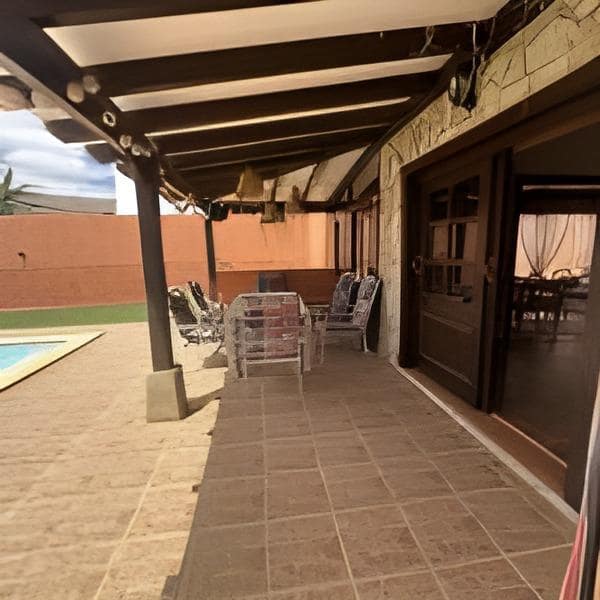3 bedroom Villa for sale in Antigua with garage - € 450,000 (Ref: 9215285)