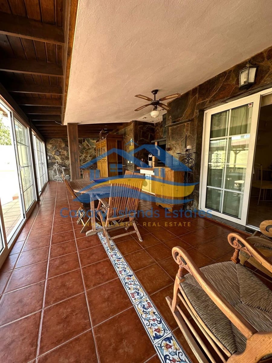 5 slaapkamer Villa te koop in Puerto del Rosario met garage - € 495.000 (Ref: 9215288)
