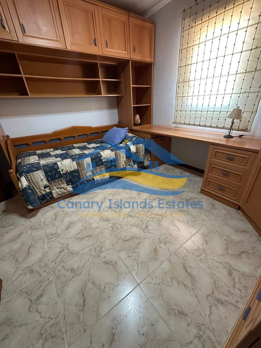 5 slaapkamer Villa te koop in Puerto del Rosario met garage - € 495.000 (Ref: 9215288)