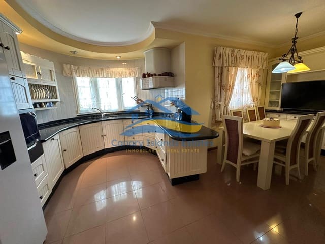 5 soveværelse Villa til salg i Puerto del Rosario med garage - € 495.000 (Ref: 9215288)