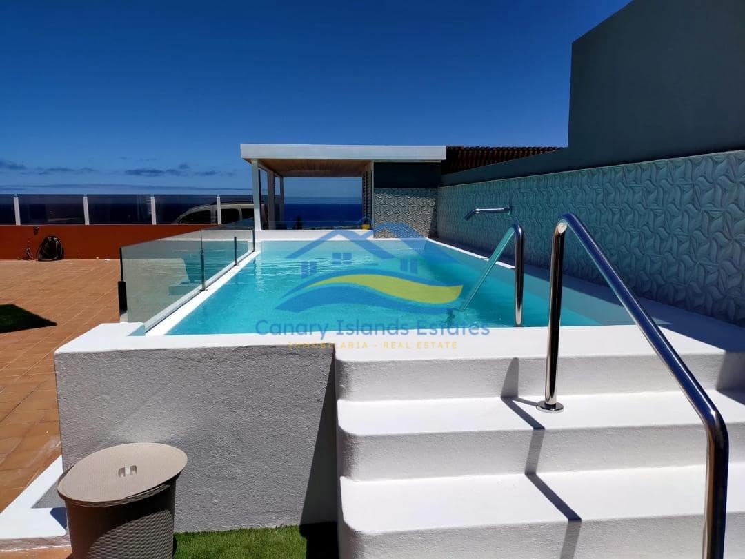 3 Zimmer Apartment zu verkaufen in Puerto del Rosario mit Garage - 450.000 € (Ref: 9215289)