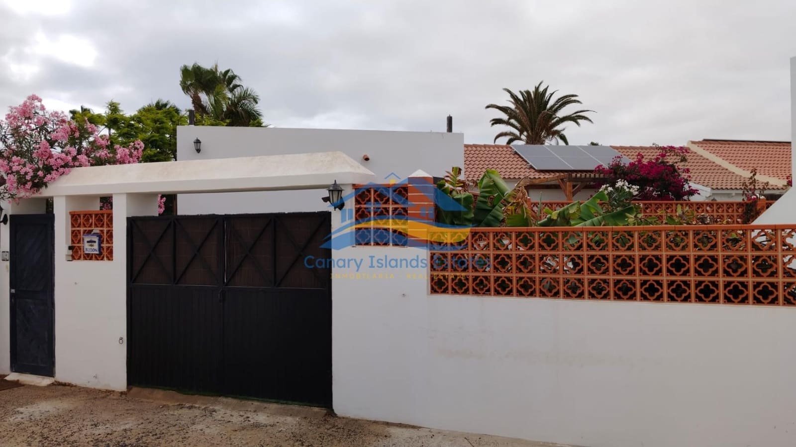 3 makuuhuone Huvila myytävänä paikassa Corralejo mukana 
autotalli - 729 000 € (Ref: 9215290)