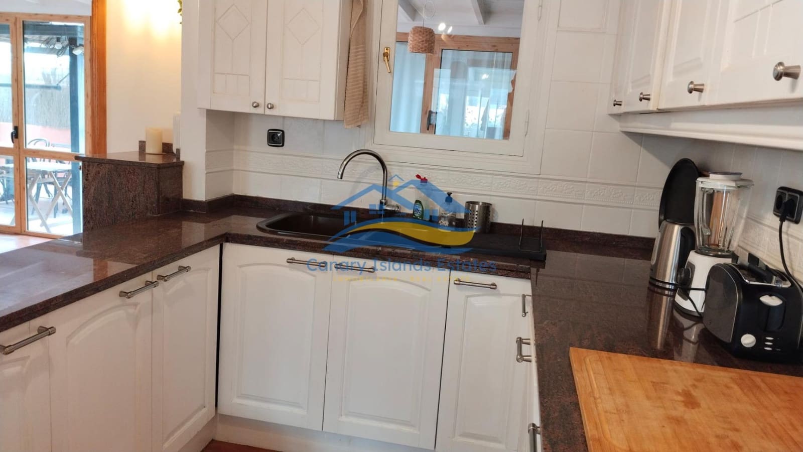 3 makuuhuone Huvila myytävänä paikassa Corralejo mukana 
autotalli - 729 000 € (Ref: 9215290)