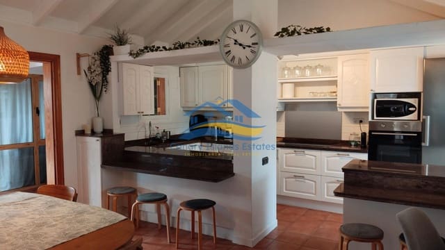 3 bedroom Villa for sale in Corralejo, La Oliva with garage - € 729,000 (Ref: 9215290)