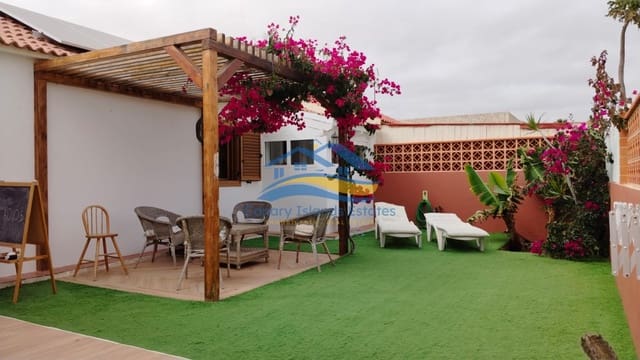 3 bedroom Villa for sale in Corralejo, La Oliva with garage - € 729,000 (Ref: 9215290)
