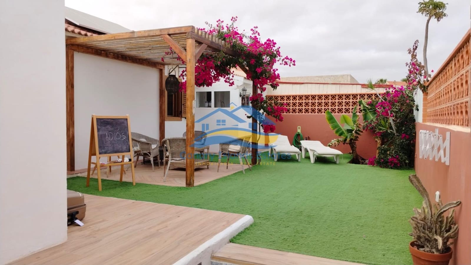 3 makuuhuone Huvila myytävänä paikassa Corralejo mukana 
autotalli - 729 000 € (Ref: 9215290)