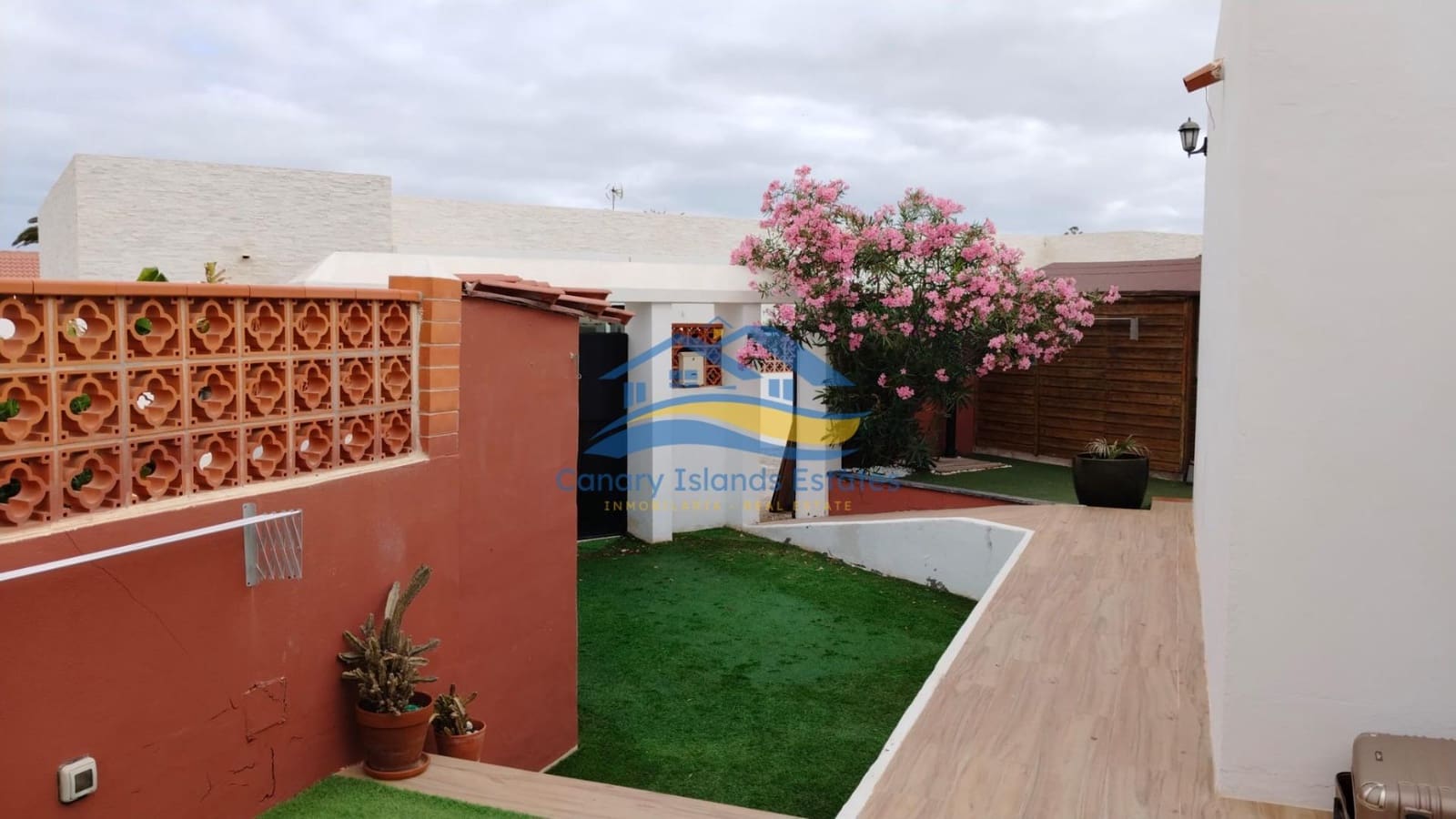 3 makuuhuone Huvila myytävänä paikassa Corralejo mukana 
autotalli - 729 000 € (Ref: 9215290)