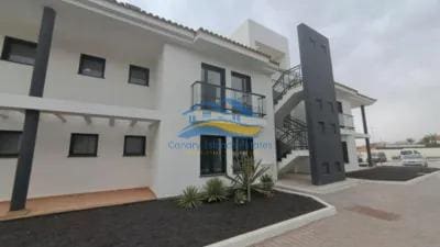 2 slaapkamer Penthouse te koop in Corralejo, La Oliva met garage - € 345.000 (Ref: 9347648)