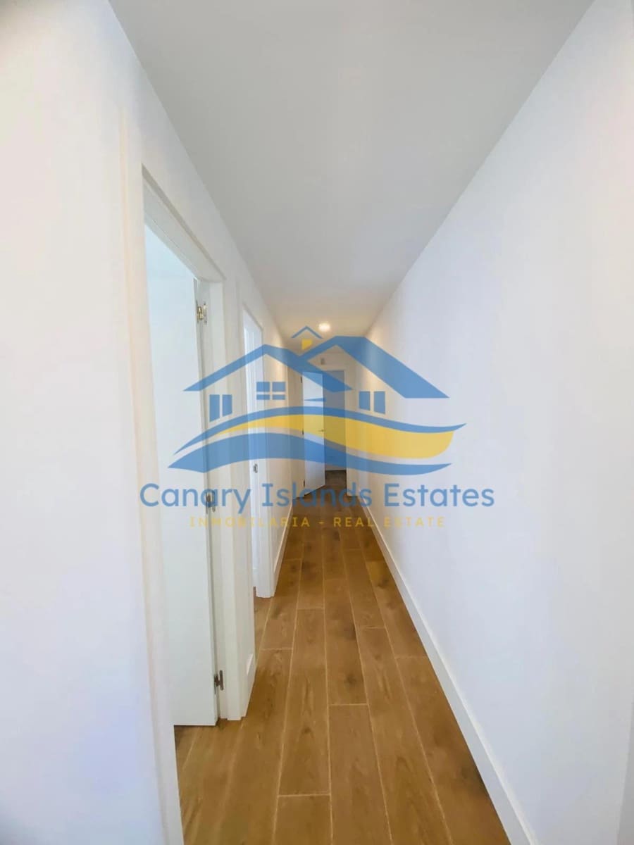 2 slaapkamer Penthouse te koop in Corralejo met garage - € 345.000 (Ref: 9347648)