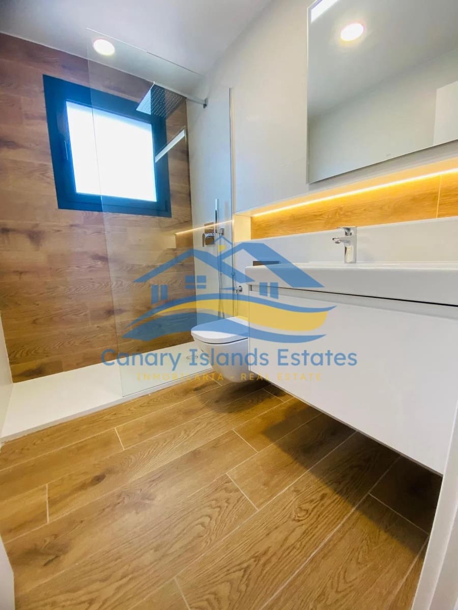 2 slaapkamer Penthouse te koop in Corralejo met garage - € 345.000 (Ref: 9347648)