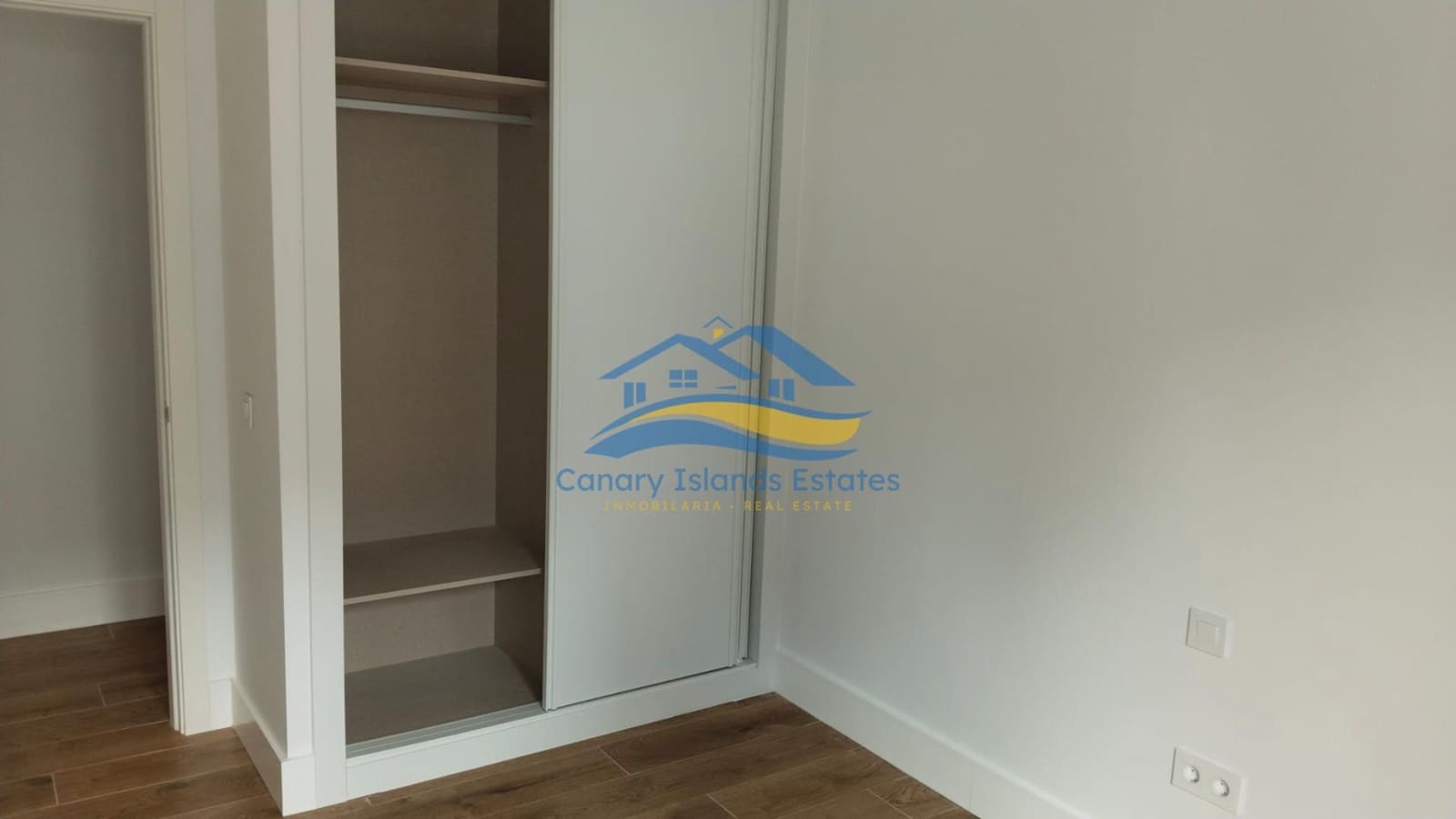 2 slaapkamer Penthouse te koop in Corralejo met garage - € 345.000 (Ref: 9347648)