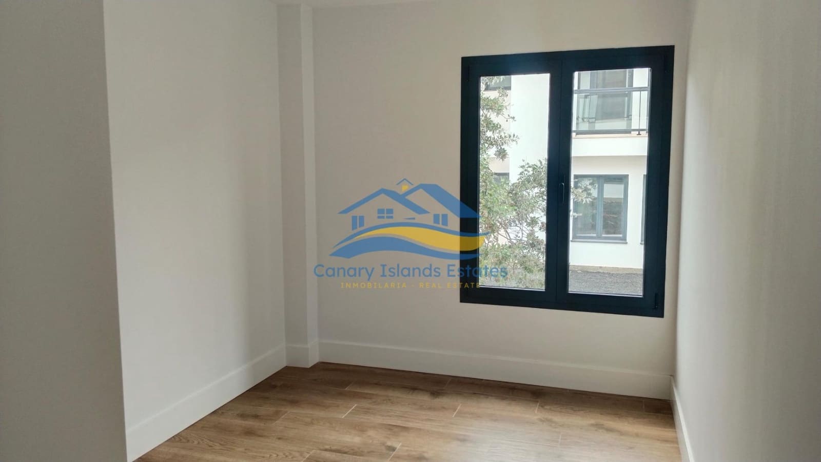 2 slaapkamer Penthouse te koop in Corralejo met garage - € 345.000 (Ref: 9347648)