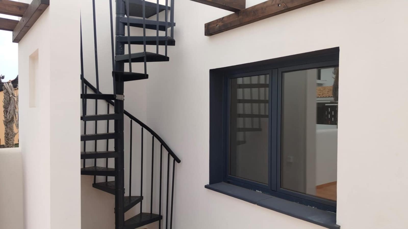 2 bedroom Penthouse for sale in Corralejo with garage - € 279,000 (Ref: 9347648)