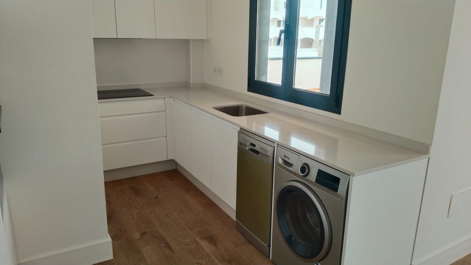 2 bedroom Penthouse for sale in Corralejo with garage - € 279,000 (Ref: 9347648)