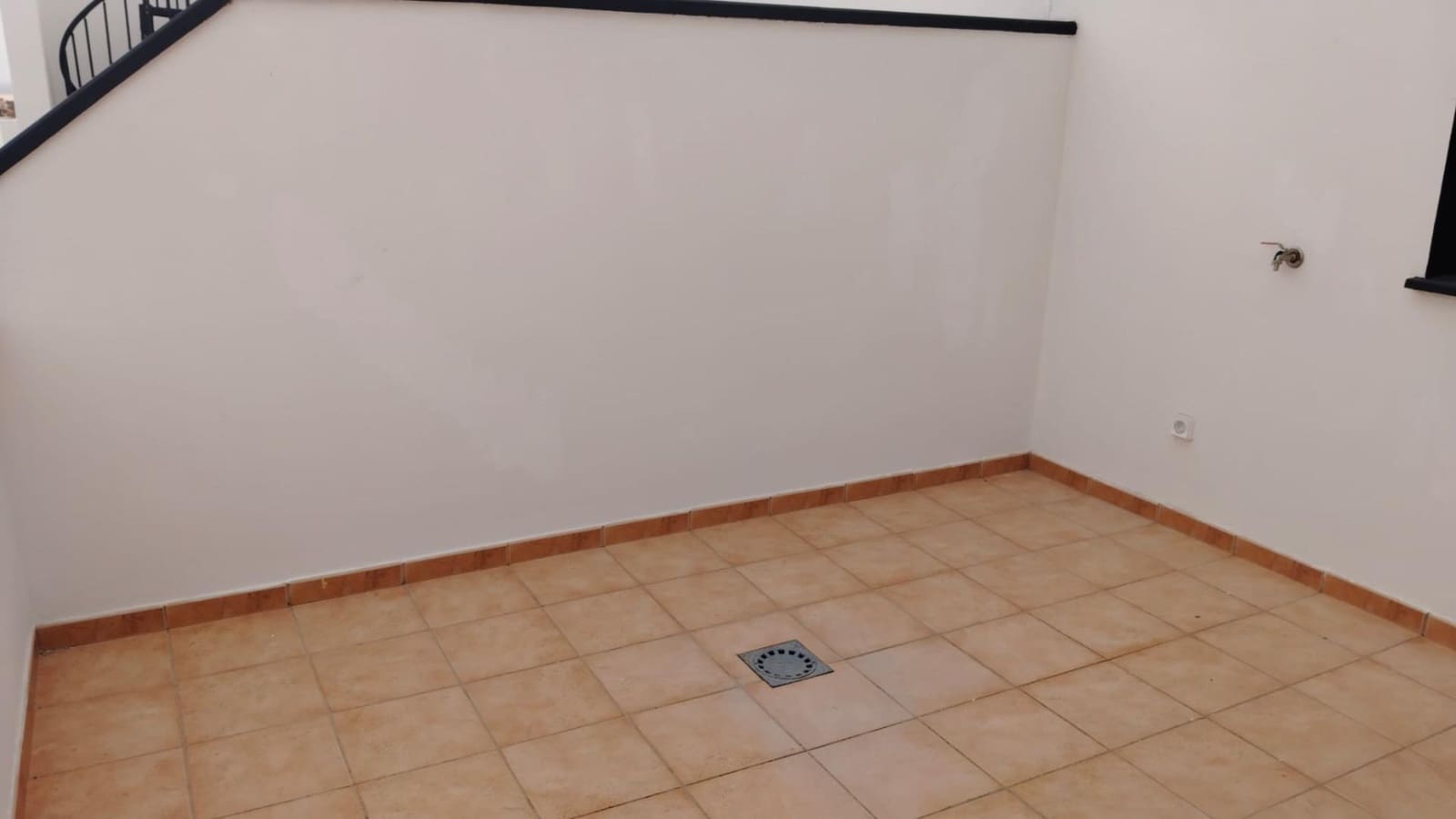2 bedroom Penthouse for sale in Corralejo with garage - € 279,000 (Ref: 9347648)